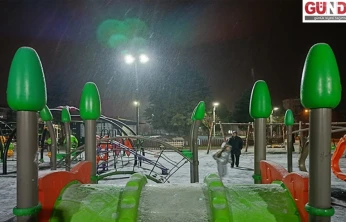 Balkanlardan gelen kar Edirne'de çocukları mutlu etti