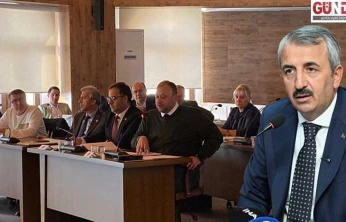 Belediye meclisinde Vali Sezer'e vefasızlık