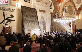 Berat Kandilinde Edirneliler camilere akın etti