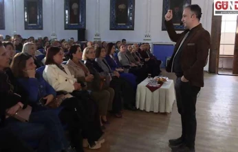 'Çocuklar ekranla değil, ilgiyle büyümeli'