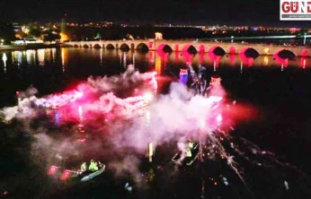 Cumhuriyet'in 102. Yılı Coşkusuyla Meriç Nehri'nde Fener Alayı