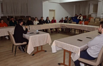 'Değerler Eğitiminde Ailenin Önemi'  söyleşisine yoğun katılım