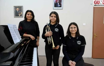 Depremzede kardeşler hayata müzikle tutundu