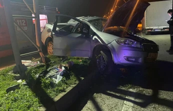 Edirne'de direğe çarpan otomobilin sürücüsü öldü