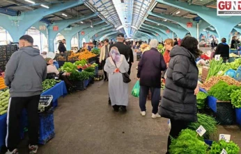 Edirneliler kışlık alışveriş için pazara koştu