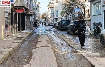 Kaleiçi'nde belediye çalışmaları hayatı felç etti