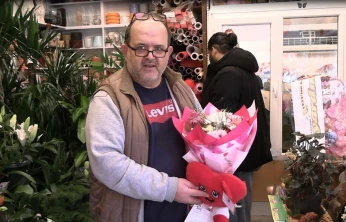 Kırmızı gül zirvede: Edirne'de sevgililer günü hareketliliği