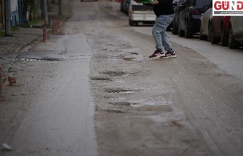 Maarif Caddesi'nde Çalışma Sonrası Yol Çöktü: İki Haftadır Müdahale Yok