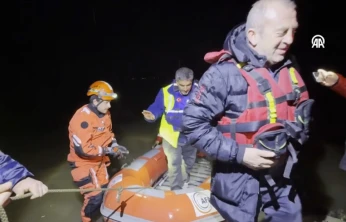 Meriç Nehri taştı, mahsur kalan 2 işçi kurtarıldı