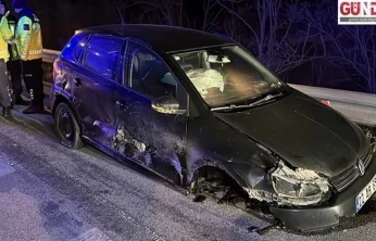 Otobanda ters yönde ilerleyen otomobilin bariyere çarptı