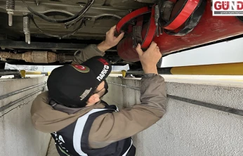 Otomobilde 19 kilo 692 gram esrar ele geçirildi