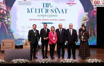 Prof. Dr. Öztürk'e Cumhurbaşkanlığı Külliyesi'nde plaket takdim edildi