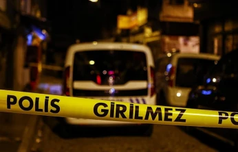 Üzerine tabela düşen işçi yaralandı