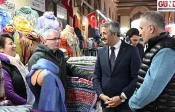Vali Sezer, tarihi çarşı esnafıyla bir araya geldi