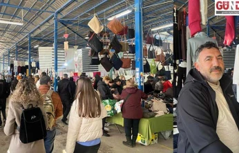 Yılbaşı öncesi Cuma Pazarı esnafın yüzünü güldürdü