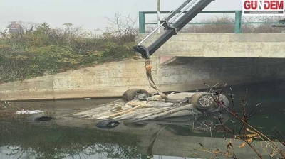 Üyüklütatar köyünde otomobil dereye uçtu