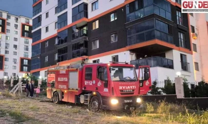 Bir evin balkonunda çıkan yangın korkuttu