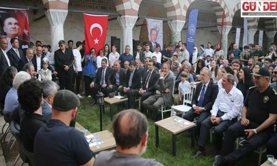 'Mehmed: Fetihler Sultanı' dizisi oyuncuları, gençlerle buluştu