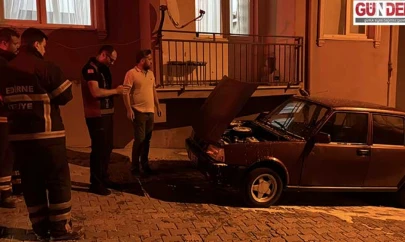 Park halindeki otomobilde çıkan yangın söndürüldü