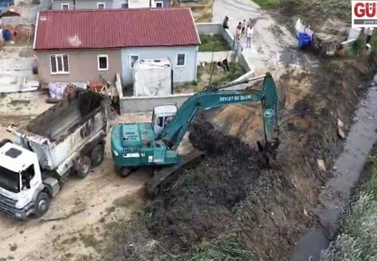 İpsala'da DSİ kanal temizliği gerçekleştirdi