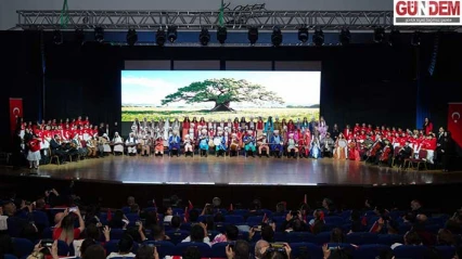 Bakan Tekin ve Göktaş, Cumhuriyet temalı yarışmanın ödüllerini verdi