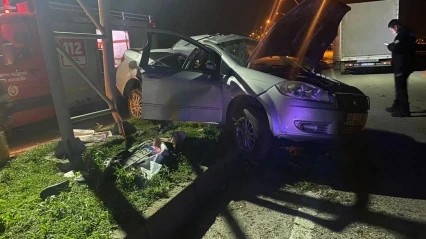 Edirne'de direğe çarpan otomobilin sürücüsü öldü