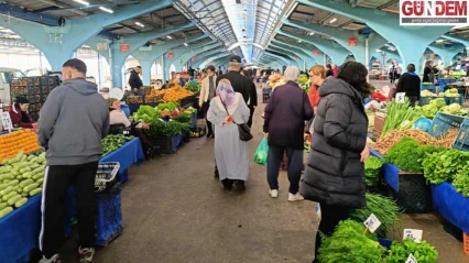 Edirneliler kışlık alışveriş için pazara koştu