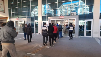 Fuhuş operasyonunda 6 şüpheli adliyeye çıkarıldı