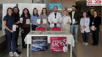 Hastanede akılcı ilaç standı kuruldu