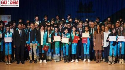 Teknoloji Tutkunları Mezun Oldu