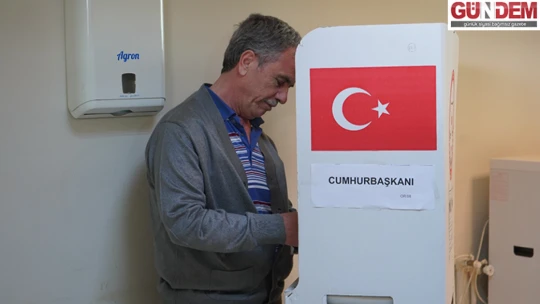 Yurt dışı seçmenler, ikinci tur için oy kullanmaya başladı