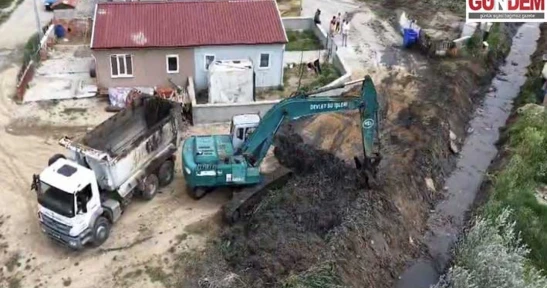 İpsala'da DSİ kanal temizliği gerçekleştirdi