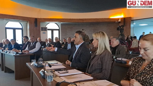 Demir, '8 gün su yoktu belediye tek bir açıklama yapmadı'