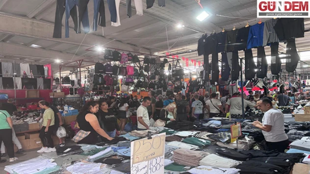 Cumartesi Pazarı'nda okul ve mevsim bereketi
