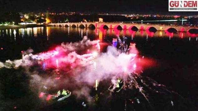 Cumhuriyet'in 102. Yılı Coşkusuyla Meriç Nehri'nde Fener Alayı