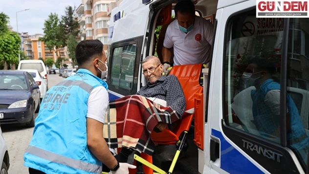 Edirne'de evde tedavi gören hastalar, ekiplerin yardımıyla oy kullandı