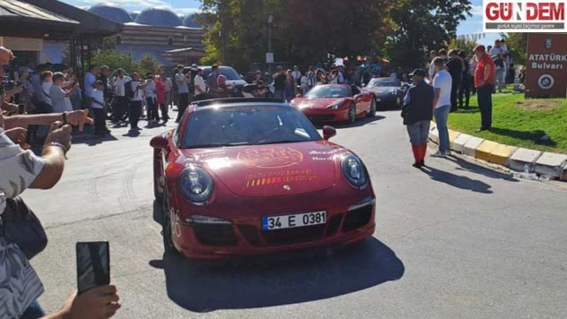 Gumball 3000 Rallisi Selimiye Meydanı'nda Görsel Şölene Dönüştü