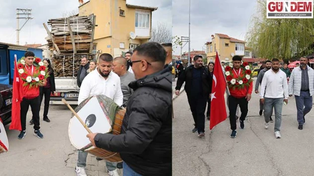 Güreşçi Gülter yaşadığı mahallede davul zurnayla karşılandı
