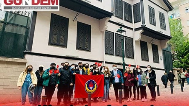 TED Koleji öğrencileri Atatürk'ü Selanik'te andı