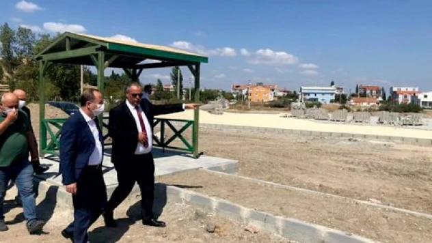 Enez'e göl manzaralı park