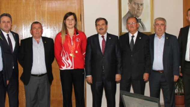 Şampiyona Kulübünden Ödül