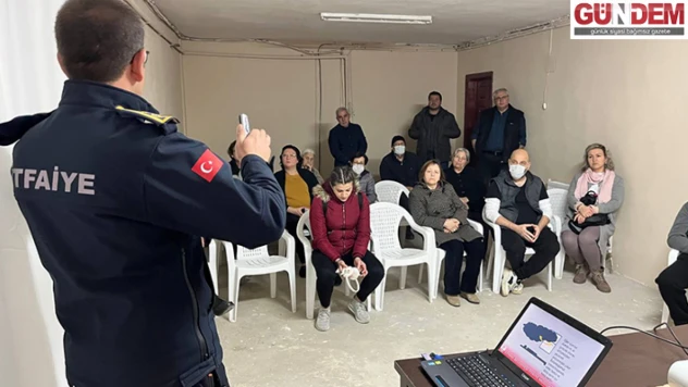 İtfaiye ekipleri bir sitede Temel Yangın Eğitimi verdi