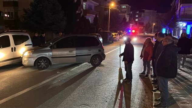Kontrolünü kaybeden sürücü otomobile çarptı, kazada 4 araç kullanılamaz hale geldi