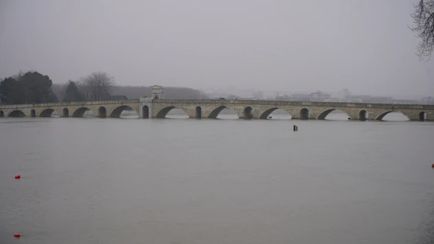Nehirlerin debisi arttı, Edirnelilerin yüzü güldü