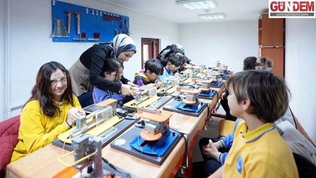 Öğrenciler 'Kütüphanelerdeyiz' etkinliğiyle bilgilerini beceriye dönüştürüyor