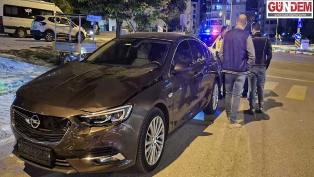 Otomobille çarpışan motosikletin sürücüsü yaralandı