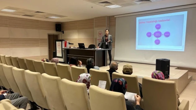 Sultan 1. Murat Devlet Hastanesi'nde Diyabet Okulu Eğitimi