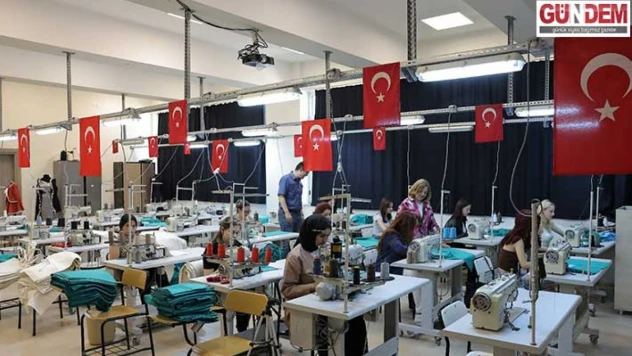 Tekstil öğrencilerinden ameliyathane teması