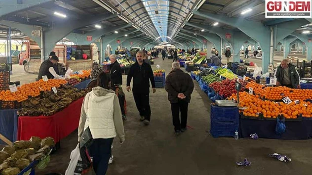 Tezgâhlar yerli ürünlerle doldu