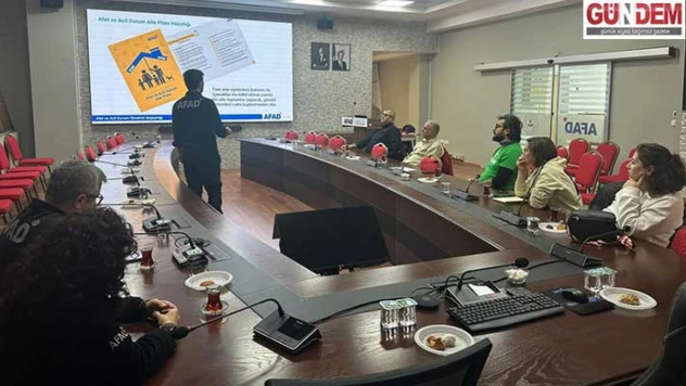 Turist rehberlerine afet bilinci kazandırıldı